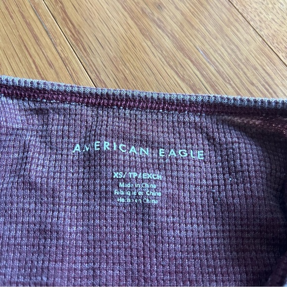 american eagle womens xs tshirt crop maroon Ruffle Trim perfect condition - Picture 2 of 6